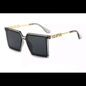Saví Lucite Grey Square Oversized Graphic Sunglasses, Gold Adorned Translucent